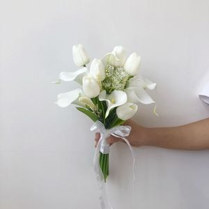 S0630G Nouveau best-seller : Bouquet de mariée artificiel de tulipes, style frais et délicat, accessoire de photographie coréen pour la forêt - Product Image 3
