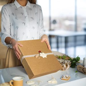 Caja de Regalo de Papel Kraft Marrón de Lujo con Tapa, Cajas de Embalaje de Cartón Plegables <span class=keywords><strong>para</strong></span> Bodas, <span class=keywords><strong>Cumpleaños</strong></span>, Venta al por Mayor - Product Image 6