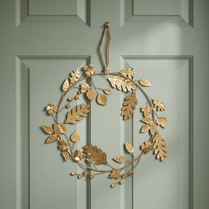Corona de hojas de metal hecha a mano, flores decorativas redondas, estilo clásico, adorno colgante sin iluminación, paquete de una sola pieza, fácil instalación - Product Image 4