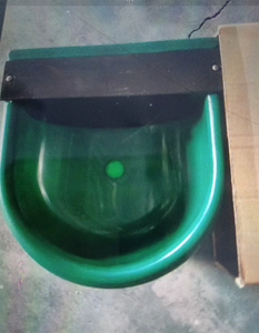 Abbeveratoio Automatico in Plastica per Mucche, Cavalli e Pecore, Grande Ciotola per Acqua per Bestiame - Product Image 5
