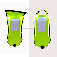 Flotteurs de sauvetage haute visibilité avec sac étanche en mousse et caoutchouc et lumières LED pour l'entraînement et les courses de natation