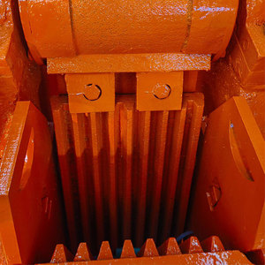 पोर्टेबल मोबाइल मिनी रेत बजरी रॉक गोल्ड माइनिंग डीजल इंजन जबड़े क्रशर के साथ उच्च उत्पादकता वाली स्टील सामग्री - Product Image 6