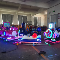 Manège de parc d'attractions, manèges pour enfants, trains électriques, train électrique sur rails