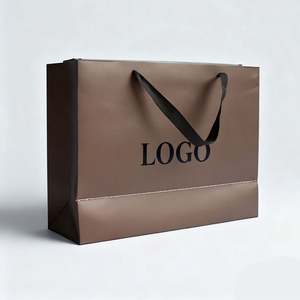 Sacs de transport en carton biodégradable de luxe sur mesure haut de gamme avec poignées en ruban, votre propre logo pour les vêtements de boutique - Product Image 1