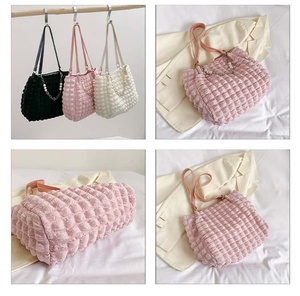 กระเป๋าโครเชต์สีดำ ความจุขนาดใหญ่ ลายตาข่ายเพชร สไตล์ลำลอง หูหิ้วนุ่ม กระเป๋าอเนกประสงค์ - Product Image 6