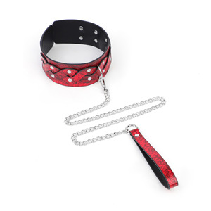 Collar con Patrón de Serpiente en Cuero Rojo y Negro, Accesorio de Bondage SM para Adultos - Product Image 5