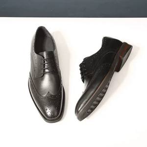 Scarpe Eleganti da <span class=keywords><strong>Uomo</strong></span> in Vera Pelle Stile Coreano con Punta Stile Britannico Brogue Intagliate con Lacci per Matrimonio e Affari Marrone - Product Image 4