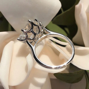 Anello Elegante a Forma Quadrata con Design a Più Punte per Donne - Product Image 6