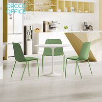 Mobilier de bibliothèque scolaire moderne du designer Oscar Buffon fournitures confortables chaise de salle d'écriture et de lecture en plastique pour les étudiants