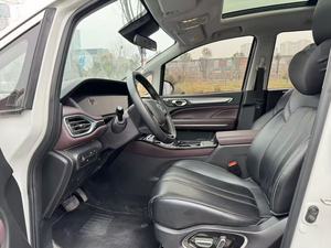 Trumpchi M6 : Confort spacieux pour chaque voyage en famille où les souvenirs rencontrent la route. - Product Image 3