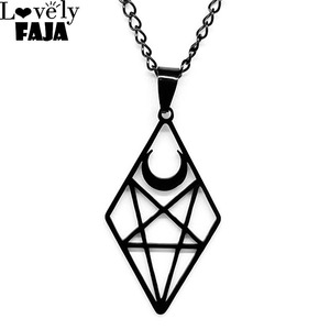 Nouveau pendentif en acier inoxydable pentagramme inversé gothique en forme de croissant, <span class=keywords><strong>collier</strong></span> tendance en acier titane d'Europe et d'Amérique - Product Image 3