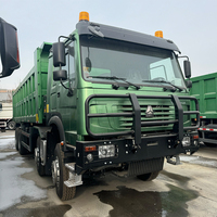 En stock, Nouveau Camion benne Sinotruck Howo 8x4 12 roues 40 m³ manuel 40-50 tonnes à vendre