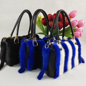 Borsa di Lusso in Vera Pelliccia di Coda di Visone, Borsa a Mano in Pelliccia di Visone per Donna, Borsa a Tracolla di Design con Manico Superiore - Product Image 1