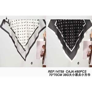 Pañuelo Cuadrado Pequeño 70x70Cm 38G con Puntos para Mujer, Accesorio de Moda - Product Image 2