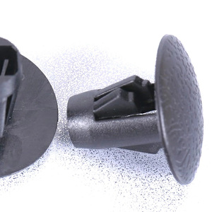 Auto <b>Plastic</b> Clip 90467-10107 F135 For Sealing <b>Strip</b> Fixing PA66 Material - Product Image 1