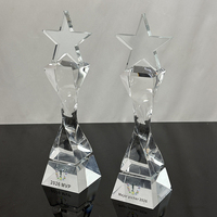 Trophée en cristal étoilé transparent personnalisé MH-FJ0151