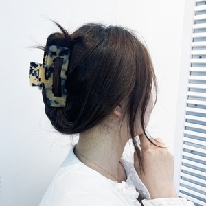 Horquilla de gama alta de moda de estilo coreano, accesorio para el cabello con garra de tiburón de acetato grande para mujeres, pinza de <span class=keywords><strong>pelo</strong></span> colorida para mujeres y niñas - Product Image 6