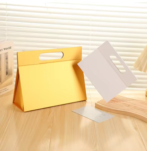Hot sell Magnetic Snap White Paper Gift Bags, Easy Assembly Flat Pack Gift Bags With Handles - Product Image 1