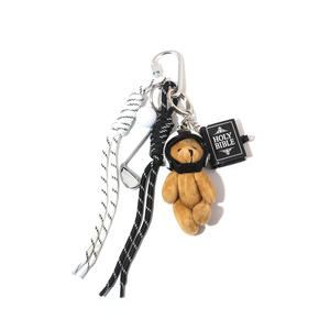 DIY gebreide hanger schattige beer tas met karabijnhaak sleutelhanger cola flesdop voor honkbalhaak autosleutelhanger <span class=keywords><strong>charms</strong></span> - Product Image 5