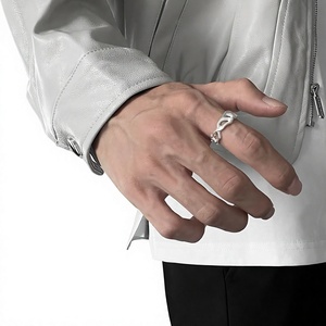 Anillo de Cobre Y2K de la Serie '<span class=keywords><strong>Annihilation</strong></span>' Original para Hombre, Forma Geométrica, Diseño Único y Exclusivo, Estilo Moderno y de Alta Gama - Product Image 1