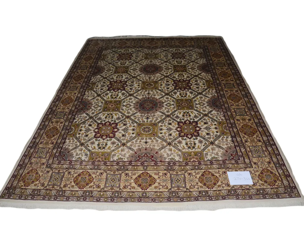 Standard Grade Bulk Persian Hand Knotted Rug Carpet at Attractive Price