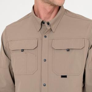 قميص عمل مخصص بلون موحد للرجال من البوليستر والسباندكس بأكمام طويلة وجيبين مضاد للأشعة فوق البنفسجية للصيد والتنزه مع خدمة التصنيع حسب الطلب - Product Image 3