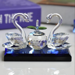 Chiaro cristallo di cristallo di mela alla moda recentemente personalizzato chiaro cristallo trasparente <span class=keywords><strong>cigno</strong></span> per souvenir di nozze - Product Image 2