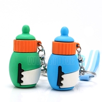 Porte-clés 3D en PVC souple, motif bouteille de cola de dessin animé, écologique, vente en gros personnalisée, accessoires de décoration très demandés