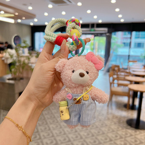 Lindo colgante de muñeco de peluche de oso Terry con diseño de pantalones con <span class=keywords><strong>tirantes</strong></span> y botella de agua para bolso de mujer - Product Image 3
