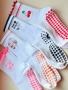 <span class=keywords><strong>Chaussettes</strong></span> de sport pour femmes de haute qualité OEM avec logo personnalisé, caractéristiques antidérapantes positionnées sur le corps pour le Pilates, le yoga, l'été - Product Image 4