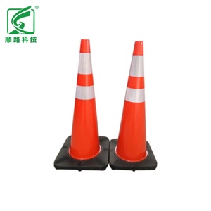 Cônes de signalisation pliables en PVC rouge et noir de 36 pouces, haute visibilité, avec lumière LED réfléchissante prismatique haute intensité - Product Image 3