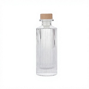 Bouteille en <span class=keywords><strong>verre</strong></span> de luxe à base carrée personnalisée 100 ml pour vin et aromathérapie, idéale pour diffuseur à bâtonnets - Product Image 3