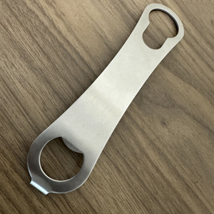 Abridor de tapas <span class=keywords><strong>Suma</strong></span> de acero inoxidable personalizado, tipo llave de iglesia, de apertura rápida y plana - Product Image 2