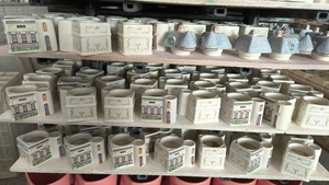 Nhà gốm trong một bộ sưu tập các mô hình làng sứ Nhà Gia vị Jar cổ điển hình dạng gia vị Jar tay sơn gia vị lọ - Product Image 6