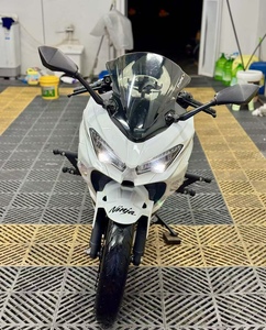 รถมอเตอร์ไซค์ขายดีประจำปี 2026 ที่ผสานความคล่องตัวกับสไตล์ รุ่น Gasoline Ninja 400 เครื่องยนต์ 4 จังหวะ 399 ซีซี แบบ Parallel-Twin พร้อมชุดแฟริ่งเต็มคัน สำหรับการขับขี่ในเมืองและวันหยุดสุดสัปดาห์ - Product Image 3