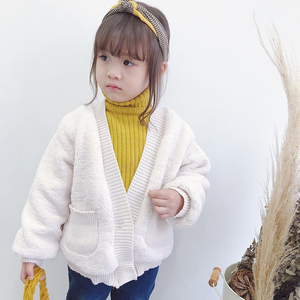 Cintres en plastique pour manteaux d'hiver en laine et fourrure de vison pour filles, fabriqués en Chine à Shanghai, avec support en caoutchouc pour vêtements d'enfants - Product Image 4