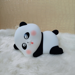 Linda Lámpara Nocturna LED de Panda, Lámpara Infantil de Silicona Suave, Lámpara de Noche Recargable por USB con Cambio Automático de Color - Product Image 4