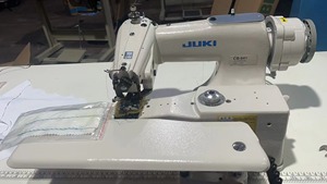 Máquina de punto ciego de puntada de cadena de una sola aguja Original de Japón Jukis 641 de <span class=keywords><strong>segunda</strong></span> <span class=keywords><strong>mano</strong></span> para coser libros en la parte posterior de la chaqueta - Product Image 2