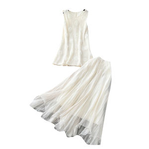 Setelan Kasual Musim Panas 2 Potong untuk Wanita Atasan Tanpa Lengan dan Rok Jaring Slim Pinggang Tinggi Pakaian Grosir - Product Image 5