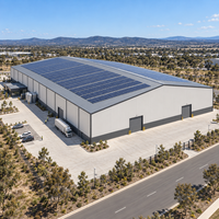 Entrepôt logistique préfabriqué en structure métallique isolée, prêt pour l'énergie solaire, bâtiment industriel en métal