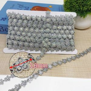Chaîne de strass en plastique léger à cinq étoiles, plaquée or, pour costumes de scène, robes, sacs, chaussures – Durable - Product Image 2