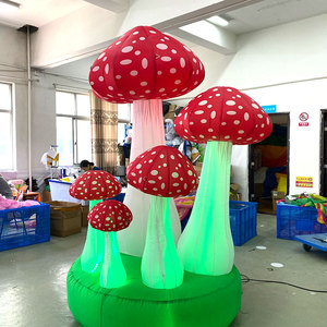 Decorazione Luminosa Gonfiabile a Forma di Fungo di <span class=keywords><strong>Alice</strong></span> <span class=keywords><strong>nel</strong></span> <span class=keywords><strong>Paese</strong></span> <span class=keywords><strong>delle</strong></span> <span class=keywords><strong>Meraviglie</strong></span> con Ventilatore Integrato, in Tessuto Oxford Resistente e Antivento per Uso in Giardino - Product Image 1