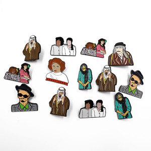 <span class=keywords><strong>2025</strong></span> Nhà Máy Trung Quốc Tùy Chỉnh 3D Trang Trí Men Cứng Phim Hoạt Hình Ve Áo Pin Mềm Men <span class=keywords><strong>Epoxy</strong></span> Quay Ve Áo Pins Huy Hiệu - Product Image 1