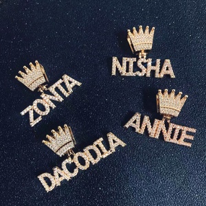 De Oro de moda personalizada de las mujeres se<span class=keywords><strong>ñ</strong></span>oras CZ nombre peque<span class=keywords><strong>ñ</strong></span>a capital carta corona colgante collar de joyas, regalo de cumplea<span class=keywords><strong>ñ</strong></span>os - Product Image 1