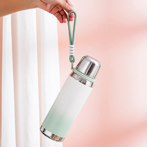 Thermos personnalisé en acier inoxydable 316 à dégradé de couleurs, grande capacité, portable, avec infuseur à thé intégré, idéal comme cadeau - Product Image 3