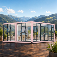 Maison conteneur de luxe portable de 20 pieds avec mur-rideau en verre, personnalisée rose, moderne, en acier léger, véranda, café, à vendre, étanche