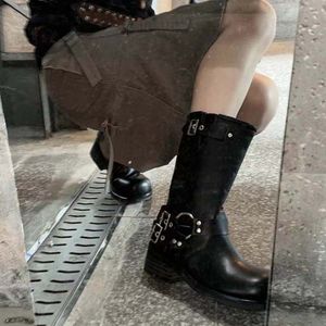 รองเท้าบูทสไตล์เกาหลีแบบตะวันตก รองเท้าบูทแฟชั่นสไตล์อังกฤษย้อนยุค คอลเลคชั่นฤดูใบไม้ร่วง รองเท้าบูทส้นตึกประดับหมุดพร้อมหัวเข็มขัดสำหรับผู้หญิง - Product Image 5