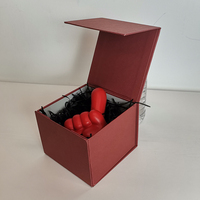 Boîtes d'emballage magnétiques pliables robustes en carton gris 1200 g/m² de couleur rouge avec gaufrage et pelliculage mat pour crème pour le visage et cadeaux