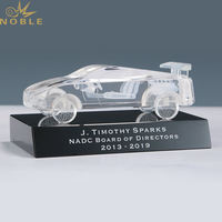 HyperCrafts Noble haute qualité modèle en cristal 3D cadeau d'affaires prix de voiture de course trophée de camion en cristal personnalisé comme cadeaux souvenirs