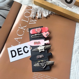 กิ๊บติดผมไรน์สโตนตัวหนังสือสำหรับผู้หญิงน้ำหนักเบาหรูหราระดับไฮเอนด์สวยงามและใช้งานได้หลากหลาย - Product Image 5